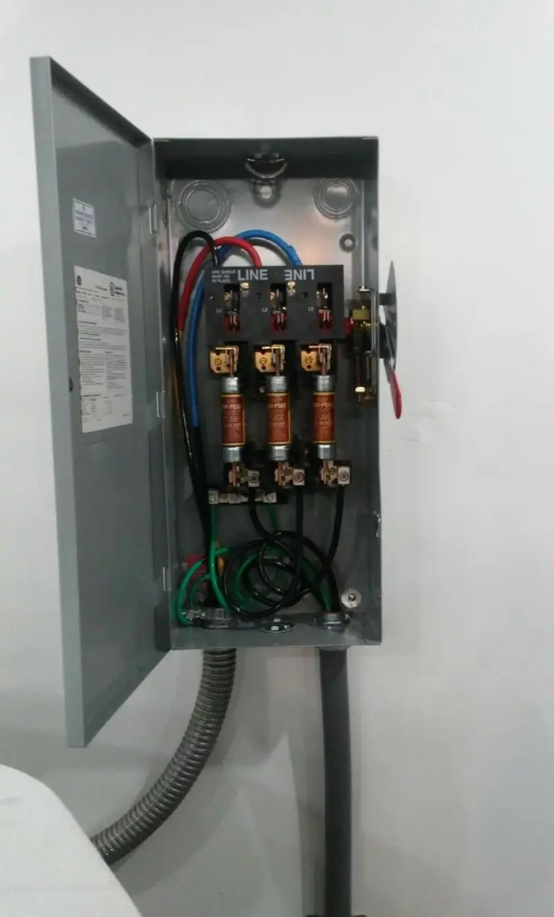 Three-phase disconnect switch installed for Smoke Detector Installation in Seymour